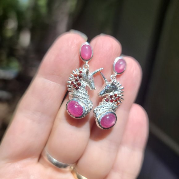 Star Ruby & garnet sterling unicorn 🦄 earrings - Picture 6 of 7